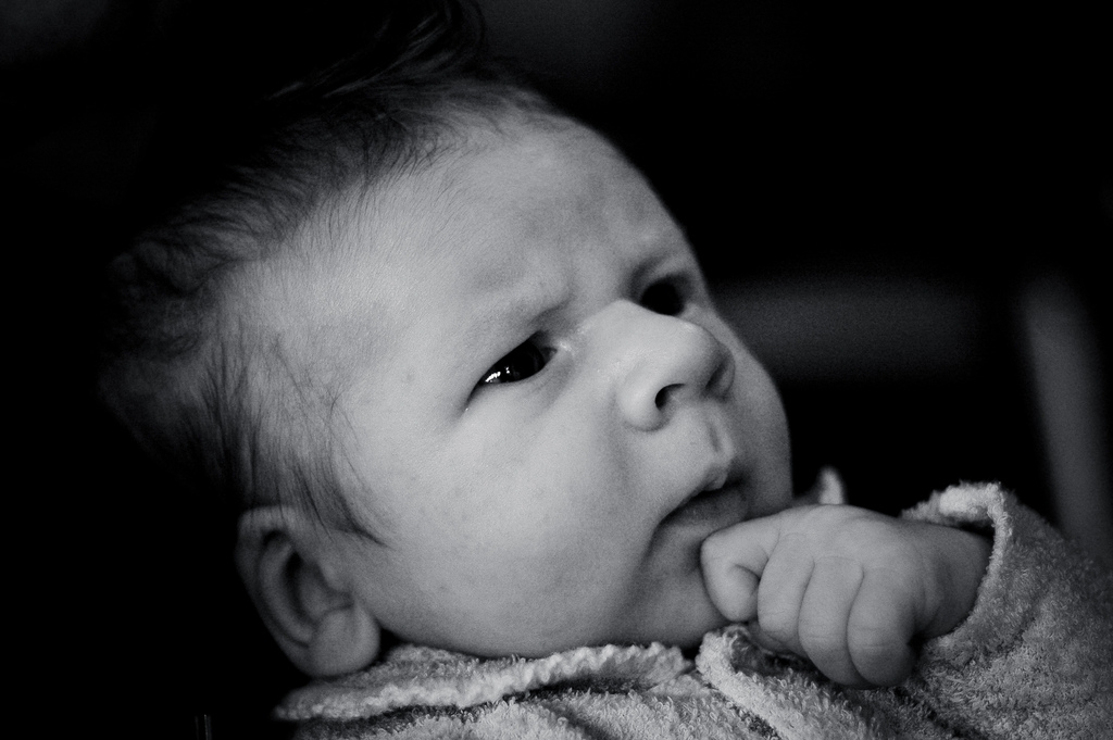 嬰兒出生前　腦部已可調節語言