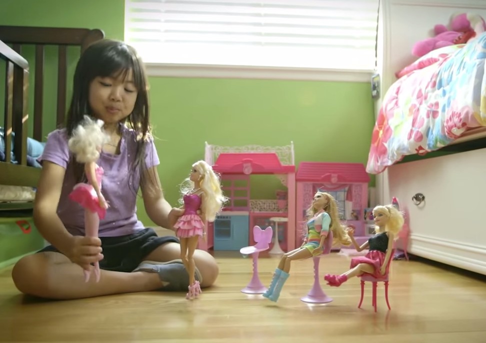 女兒玩Barbie　識玩梗係搵爸B！