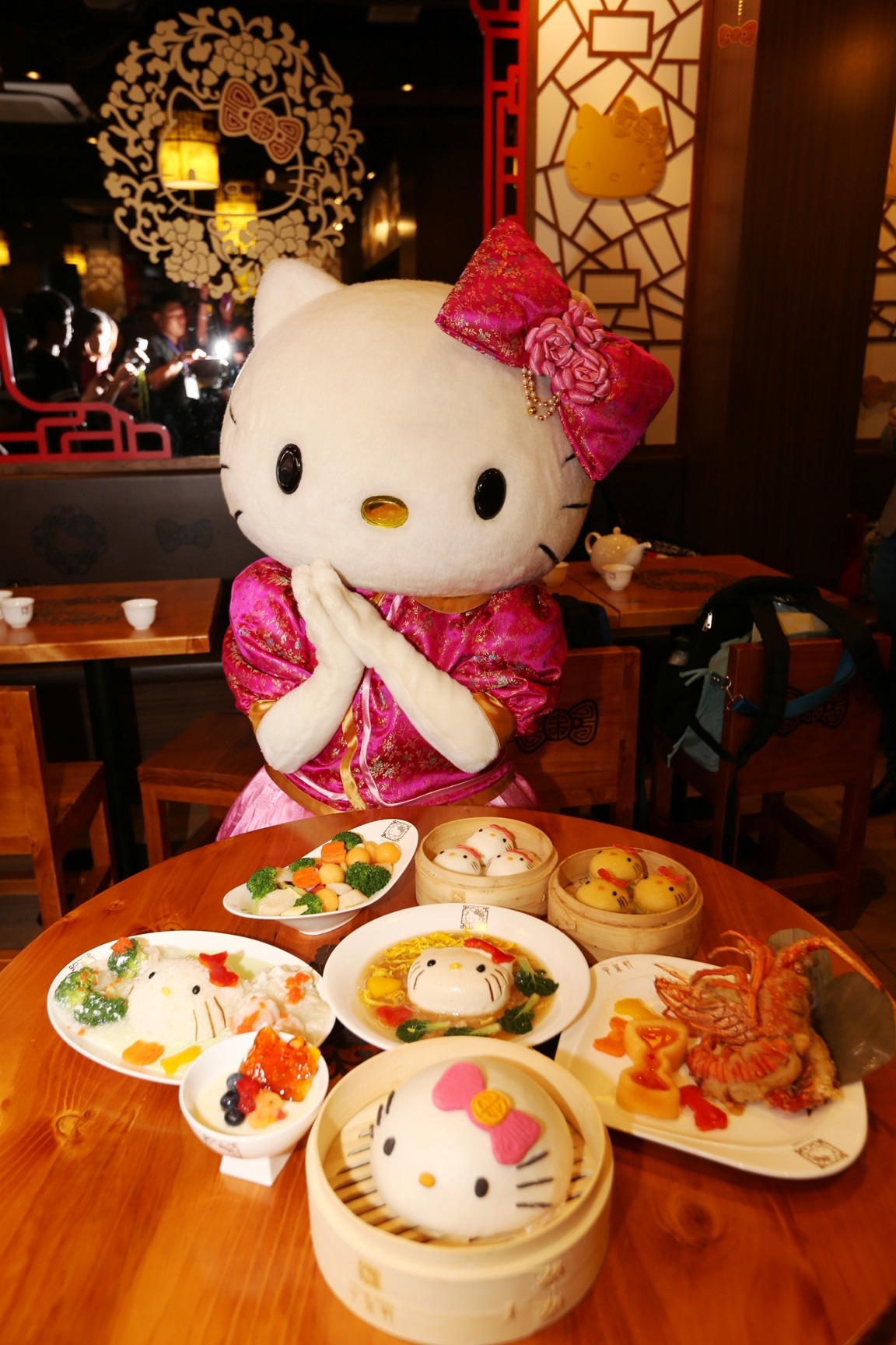 全球首間Hello Kitty 最新甜品系列及推介菜色