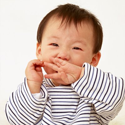 How to prevent colds from becoming pneumonia in children?