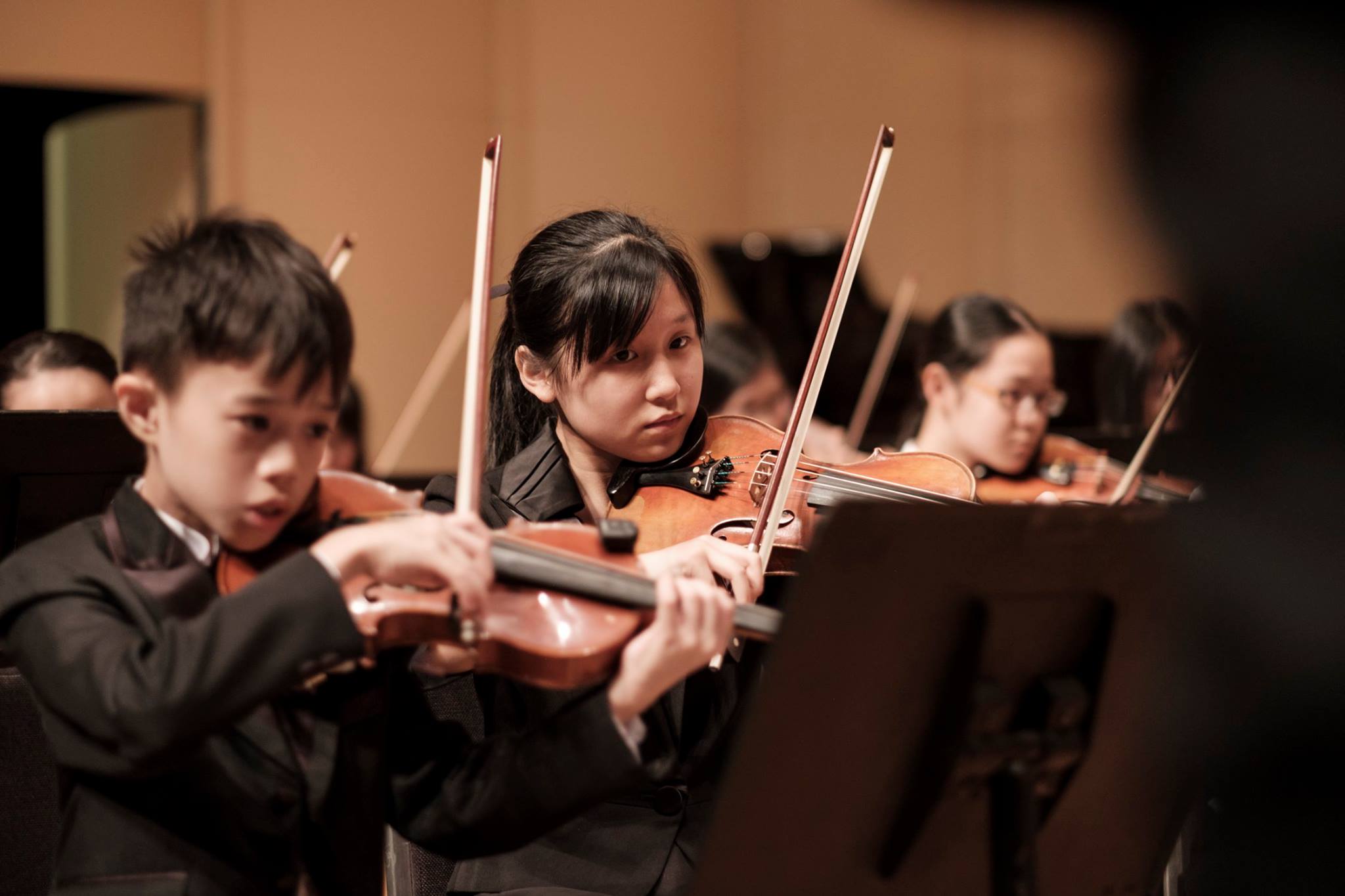 香港兒童弦樂團　親子小提琴初班港兒童弦樂團　親子小提琴初班